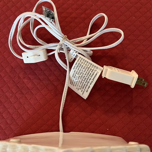 Vintage Authentic precious moments light up nativity. - Picture 9 of 9